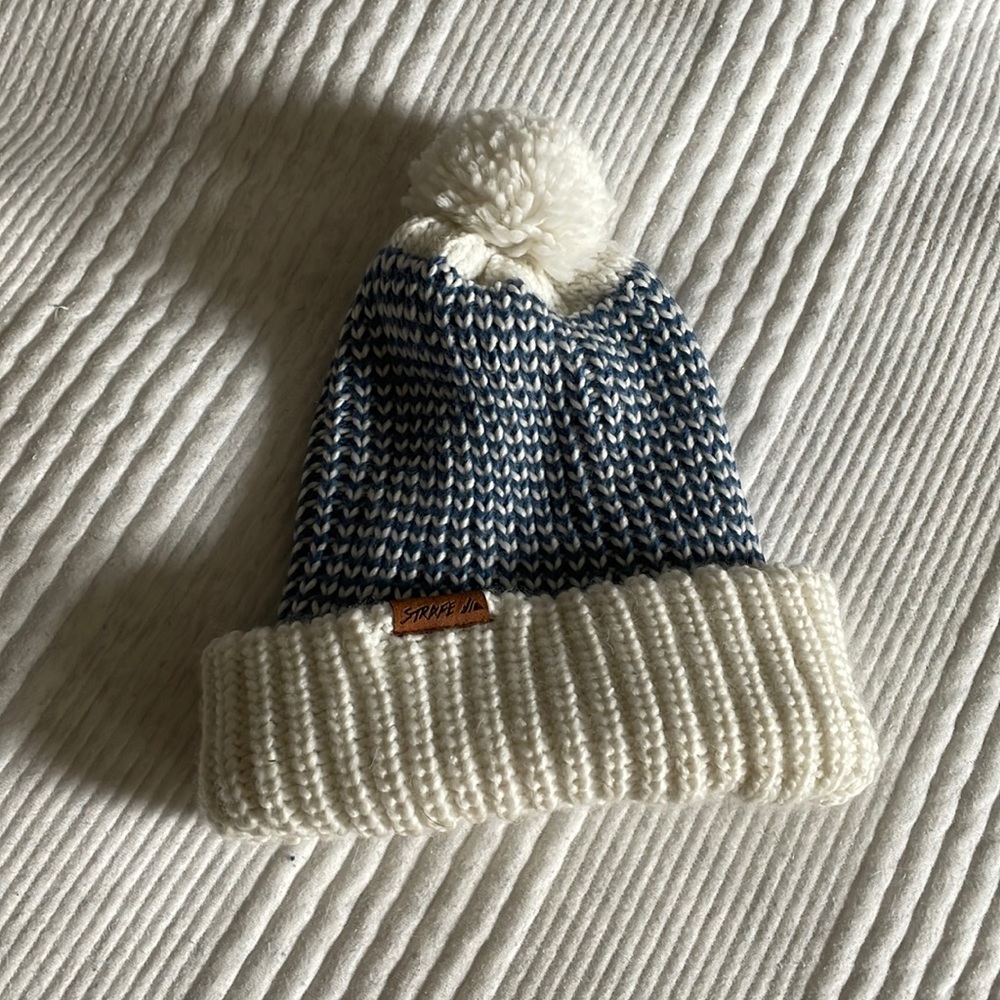 NWOT Strafe Beanie